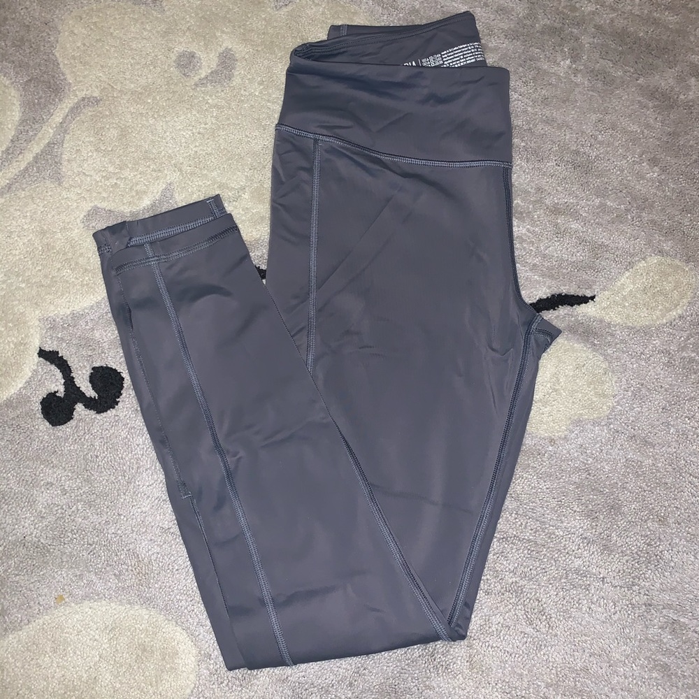 Grey VS Workout leggings